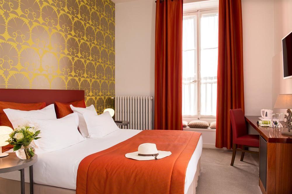Country Club Hotel Yvre-l'Eveque Ngoại thất bức ảnh