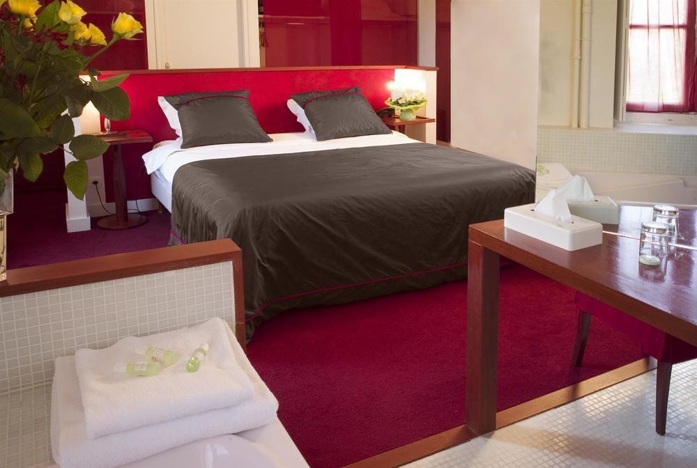 Country Club Hotel Yvre-l'Eveque Ngoại thất bức ảnh