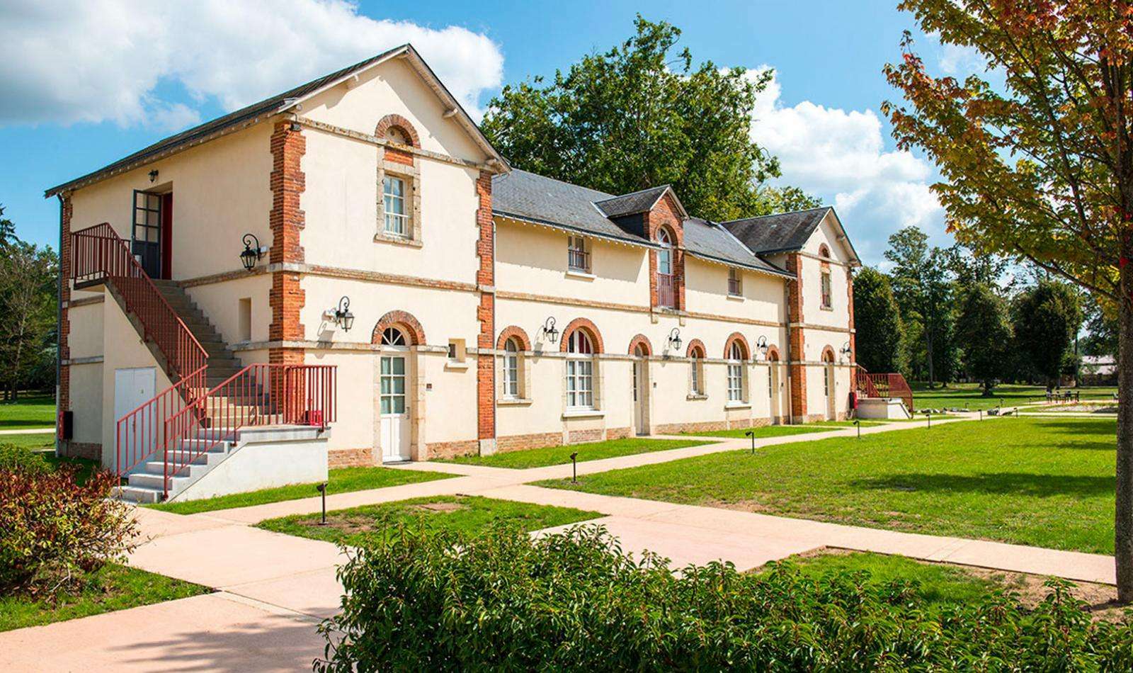 Country Club Hotel Yvre-l'Eveque Ngoại thất bức ảnh