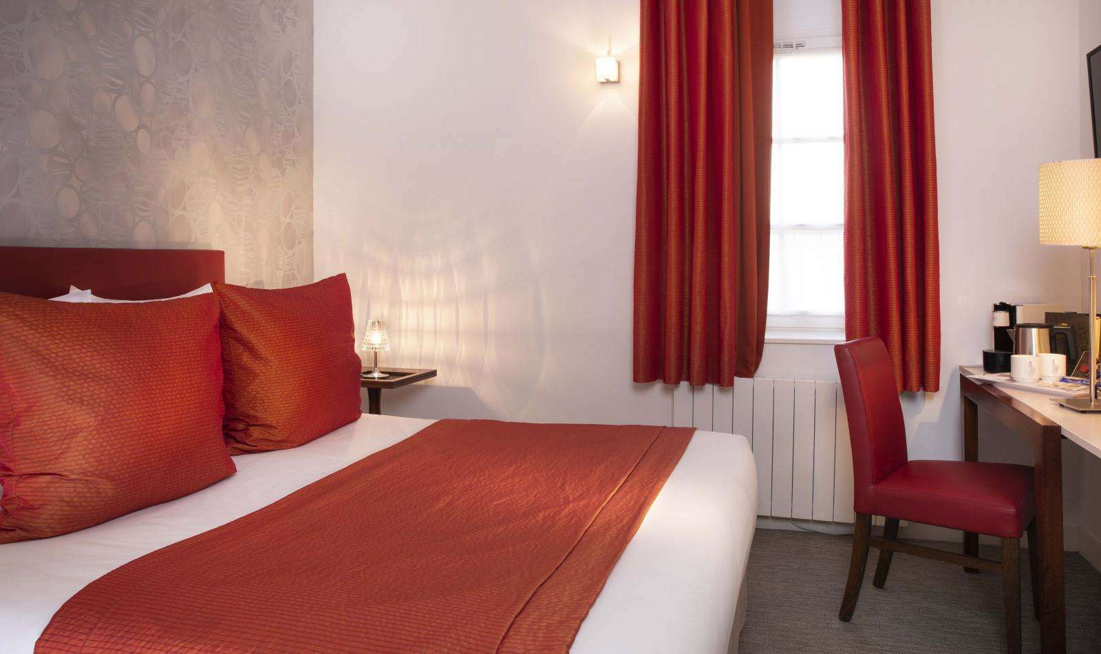Country Club Hotel Yvre-l'Eveque Phòng bức ảnh