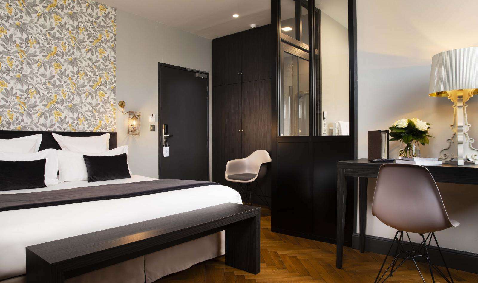 Country Club Hotel Yvre-l'Eveque Phòng bức ảnh
